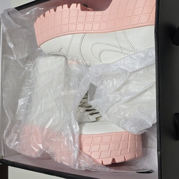 Air Jordan Brocklyn Shoes - Picture 8 of 9